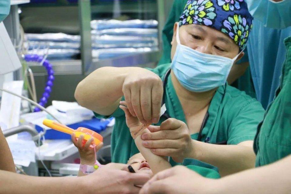 呼图壁县妇婴监护型护送