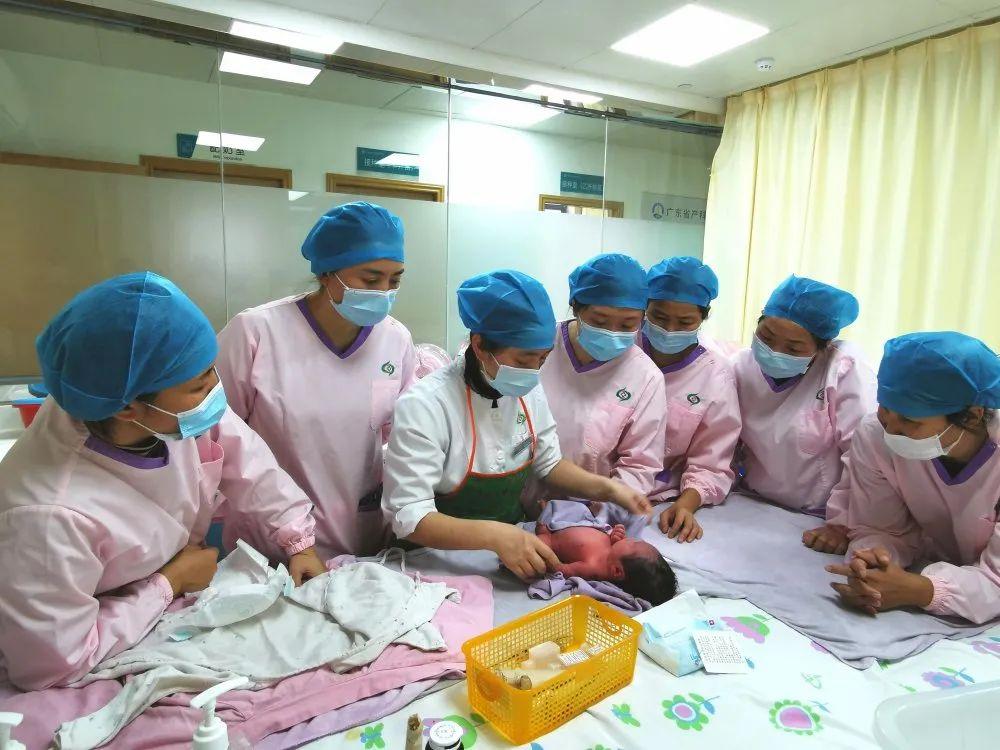 呼图壁县妇婴监护型护送